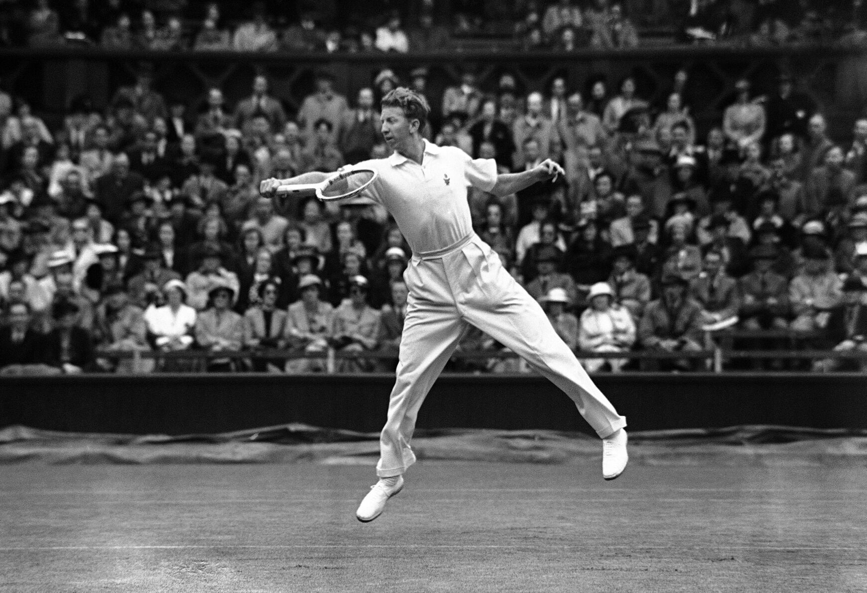 1938: Don Budge completes Grand Slam